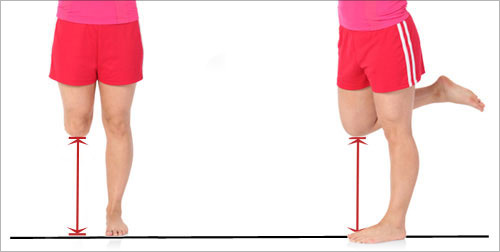 woman bending knee for proper knee platform height adjustment
