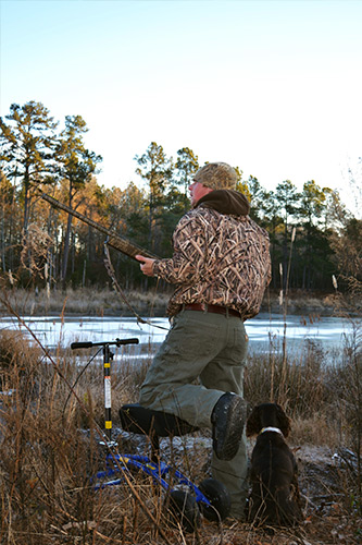 Knee scooter for hunting